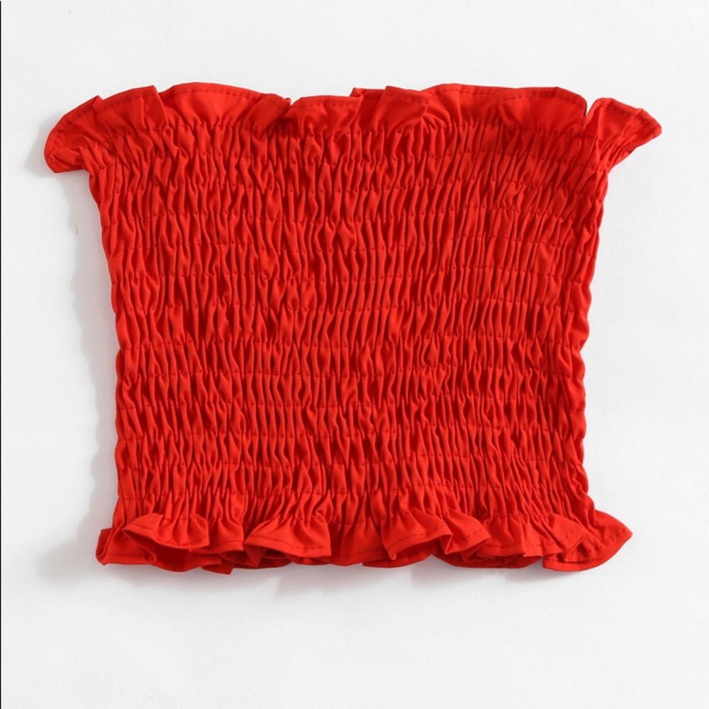 Red ruffle strapless top ❤️